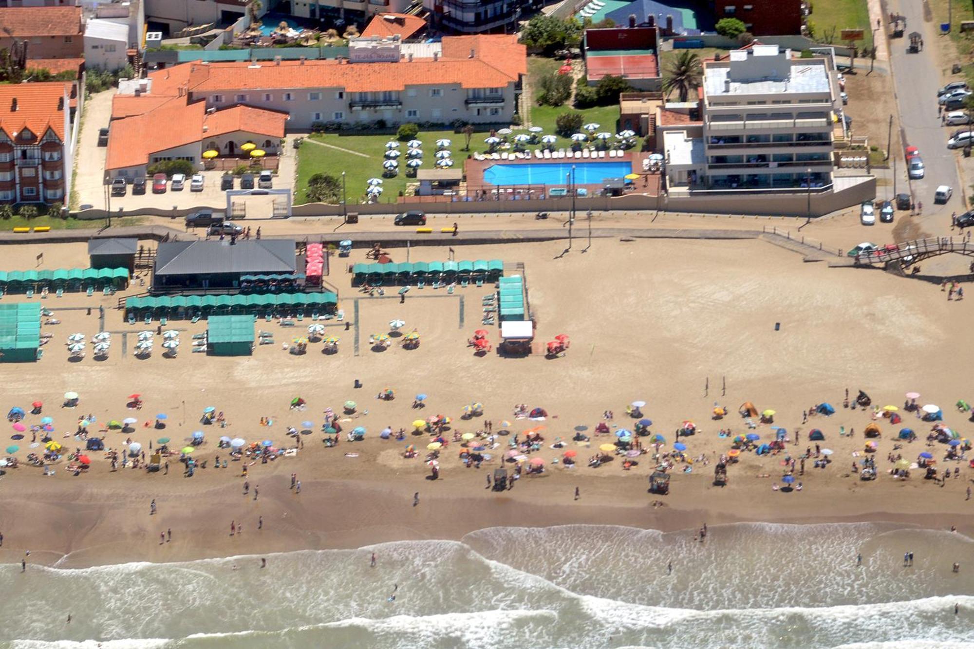 108 Y El Mar - Hotel Tejas Rojas Villa Gesell Buitenkant foto