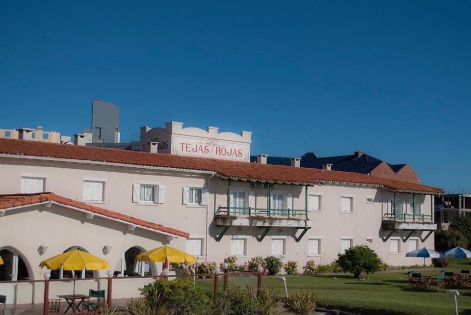 108 Y El Mar - Hotel Tejas Rojas Villa Gesell Buitenkant foto