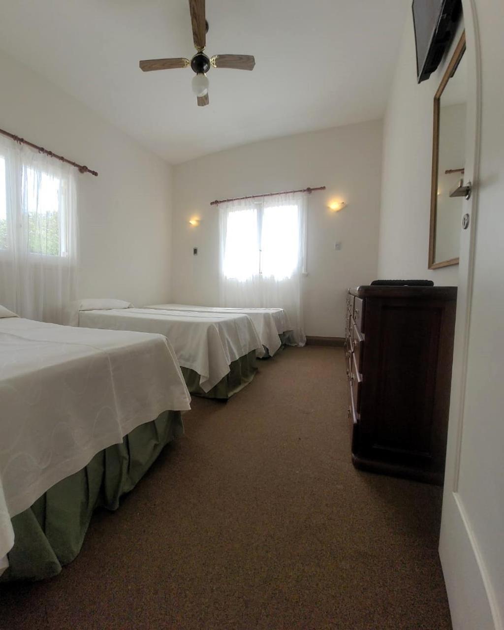 108 Y El Mar - Hotel Tejas Rojas Villa Gesell Kamer foto