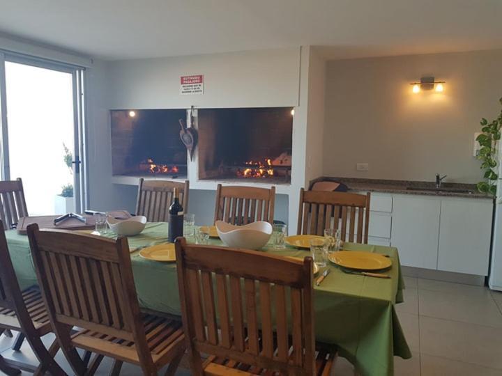 108 Y El Mar - Hotel Tejas Rojas Villa Gesell Buitenkant foto